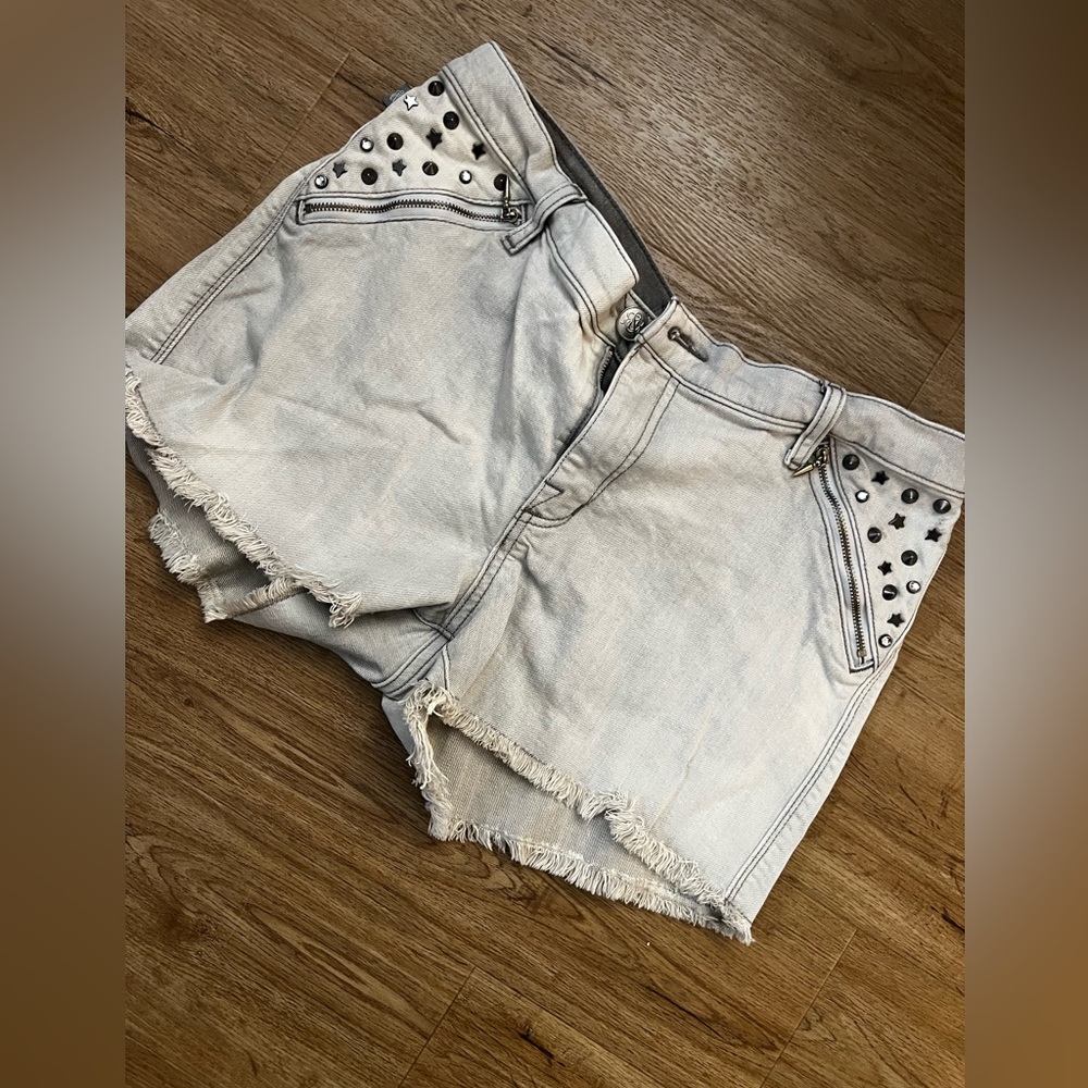 Rock & Republic light colored jean shorts size 14